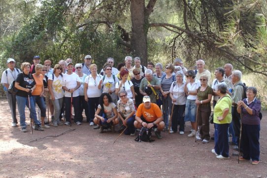 Foto de família de la sortida del cicle "Vine i Camina +60" celebrada el 22 de setembre