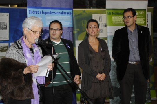 Un moment de la lectura del manifest contra la violència de gènere