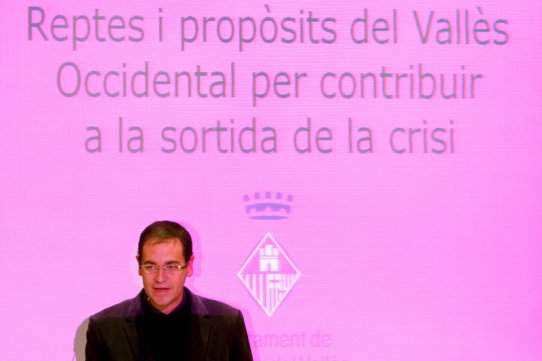 L'alcalde de Castellar, Ignasi Giménez, en un moment de la seva intervenció al Fòrum Vallès Emprèn