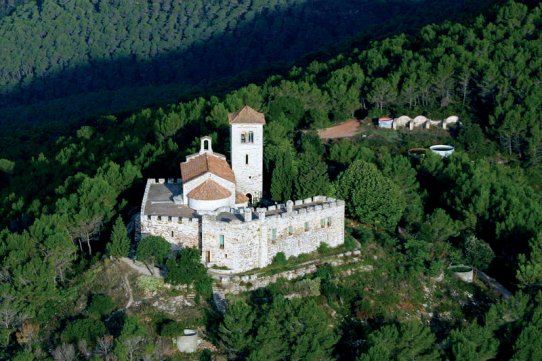 La proposta inclou una visita guiada a l'església de Santa Maria