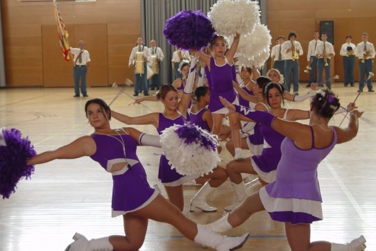 Les Majorettes faran una exhibició a la plaça del Mercat a benefici de La Marató