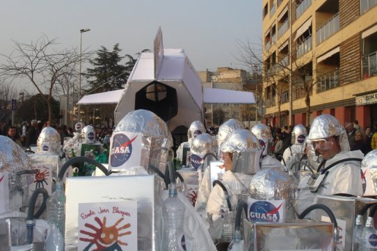 "Anem a l'Espai" de l'AMPA de l'escola Joan Blanquer, 1r premi del concurs de carrosses i comparses