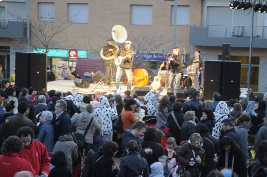 Festa a la Plaça Calissó