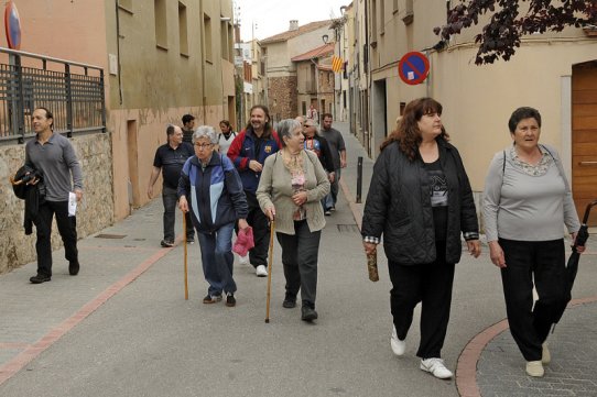 Imatge de la primera sortida per un dels dos nous itineraris de "Camina i fes salut"