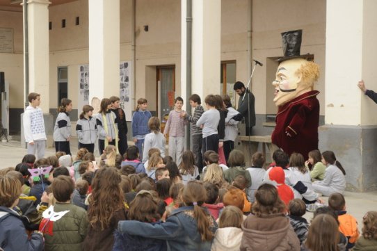 Festa a la Plaça Calissó