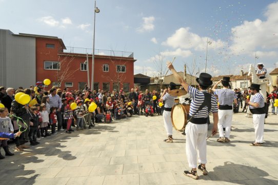 Imatge de la plaça Major durant La Gran Pallassada de 2011