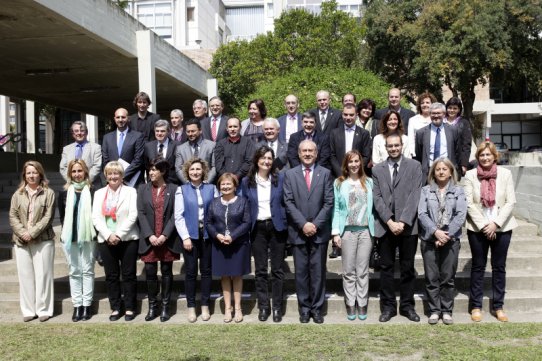 Foto de família dels participants a l'acte